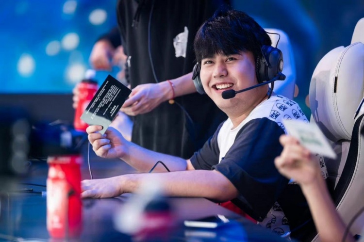 协助球队拿 协助球队拿