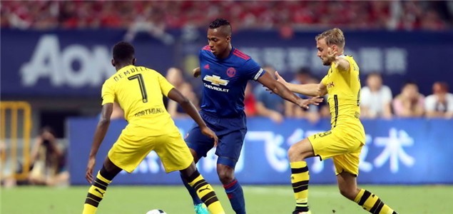 足球发展的 足球发展的