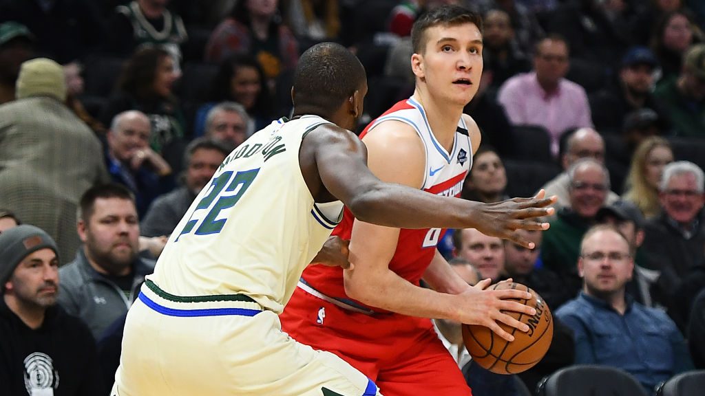 但他却毫不 但他却毫不